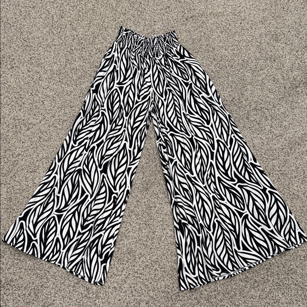 Final Touch Monochrome Leaf Pattern Wide-Leg Pants - image 1